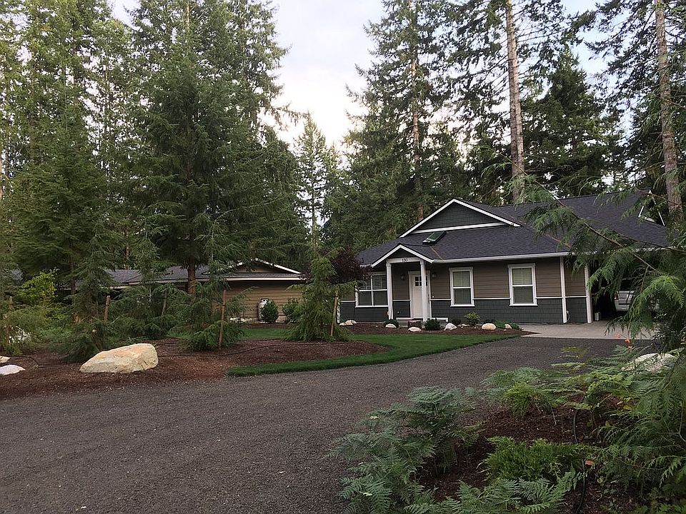 1st image of 130 E Country Club Dr E