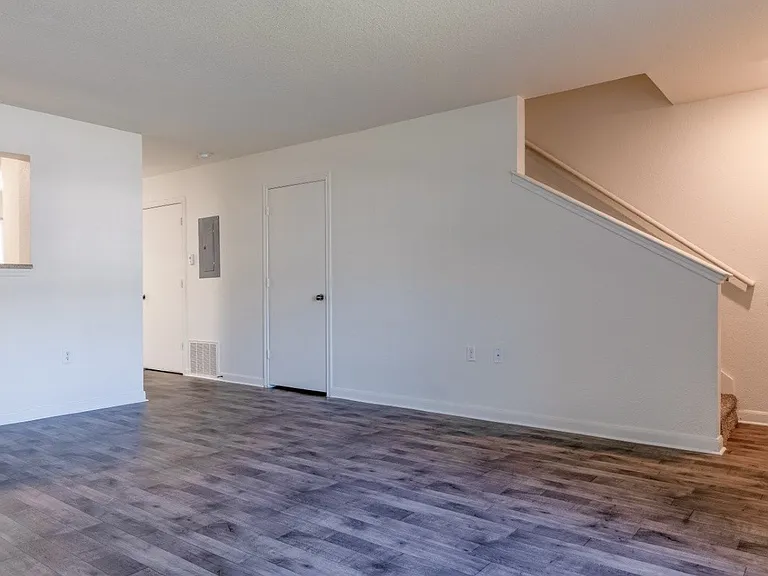 Country Ranch Apartments — Photo 17