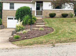 1208 Meadowlark Dr, Pittsburgh, PA 15243