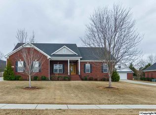 104 Bridgepoint Cir, Gurley, AL 35748