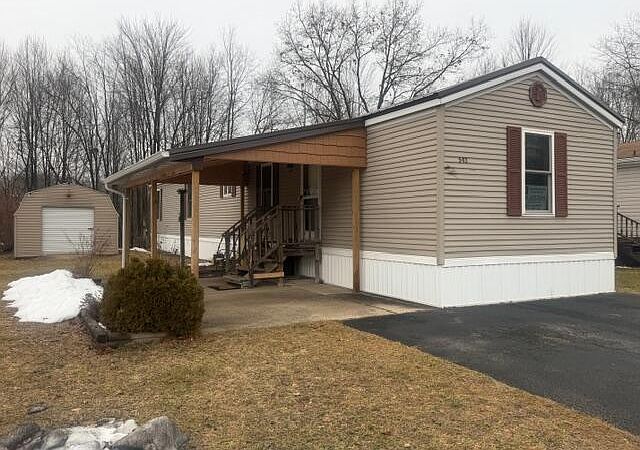 1st image of 545 E Streambank St