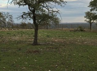 570 Eileens Ln, Harper, TX 78631
