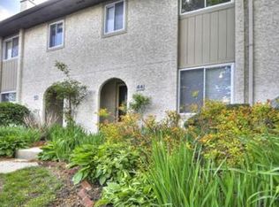 44 Thoreau Dr, Plainsboro, NJ 08536