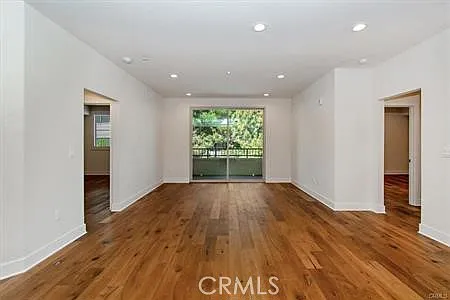 2 bed, 1060 sqft, $4,000 — Photo 4