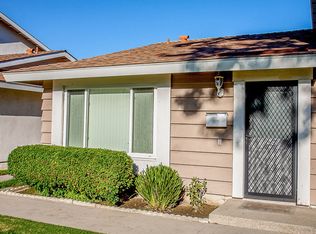 19859 Kingswood Ln, Huntington Beach, CA 92646