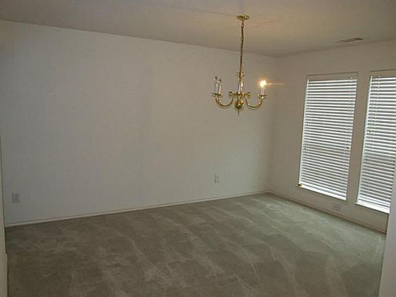 3rd image of 3512 Truman St