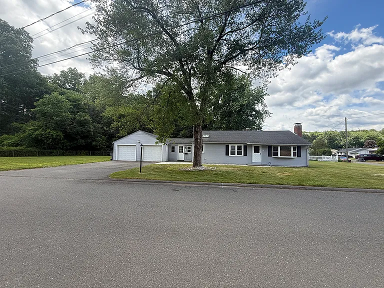 8 Starr Ln — Photo 2