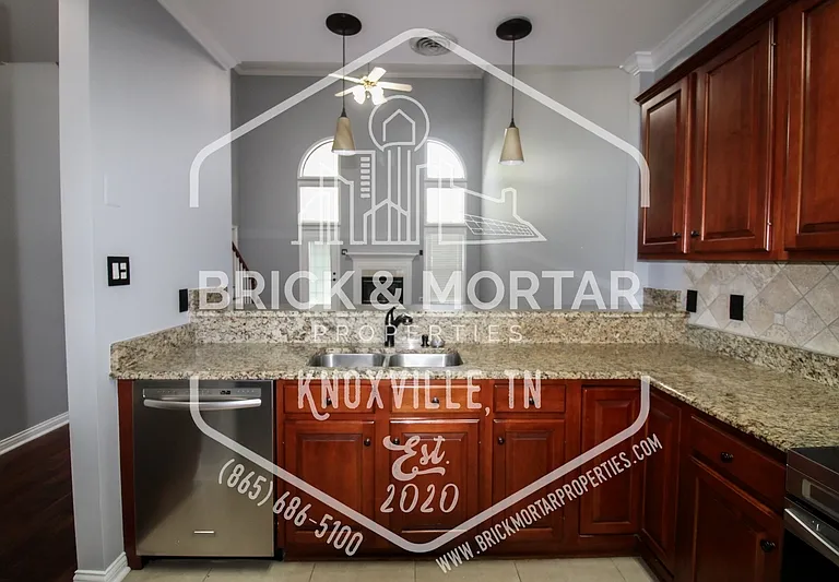 613 Chapel Point Ln — Photo 11