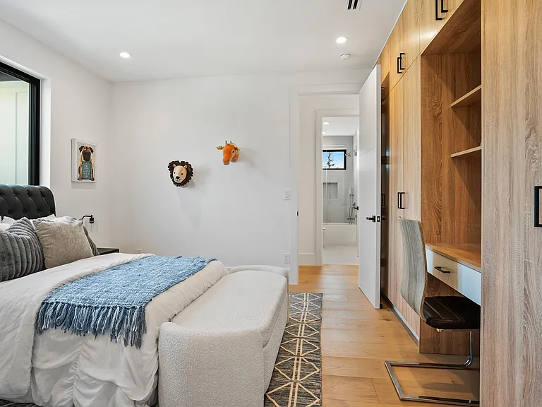 4425 Morse Ave — Photo 47