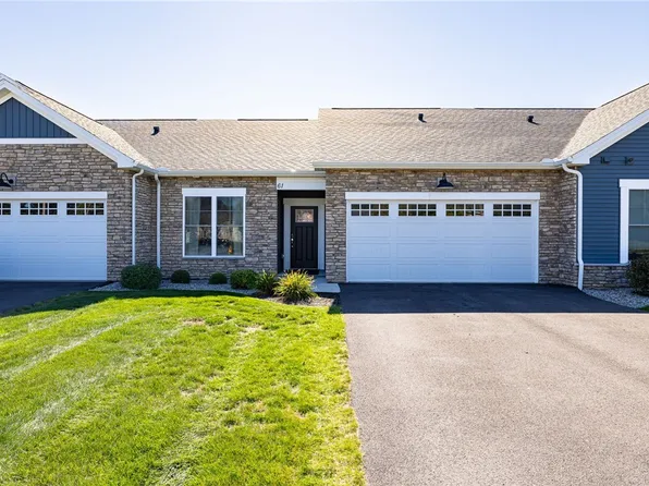 61 Autumn Leaf Trl, Webster, NY 14580