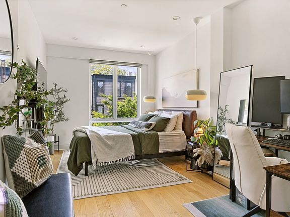 4th image of 1109 Halsey St APT 2A