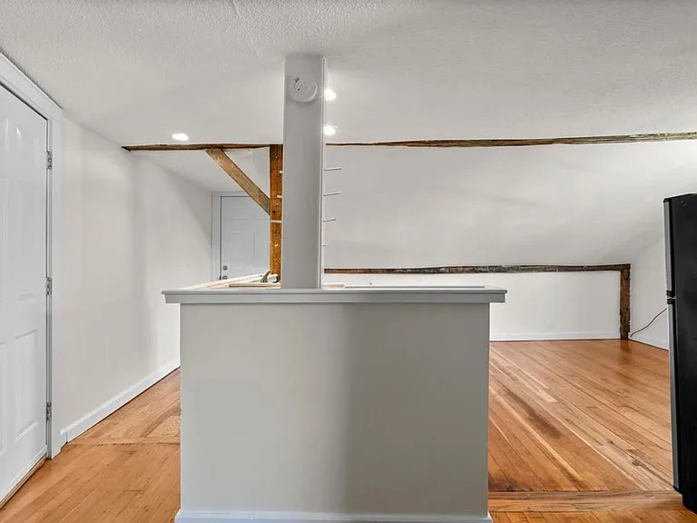 22 Winthrop St #5 — Photo 15