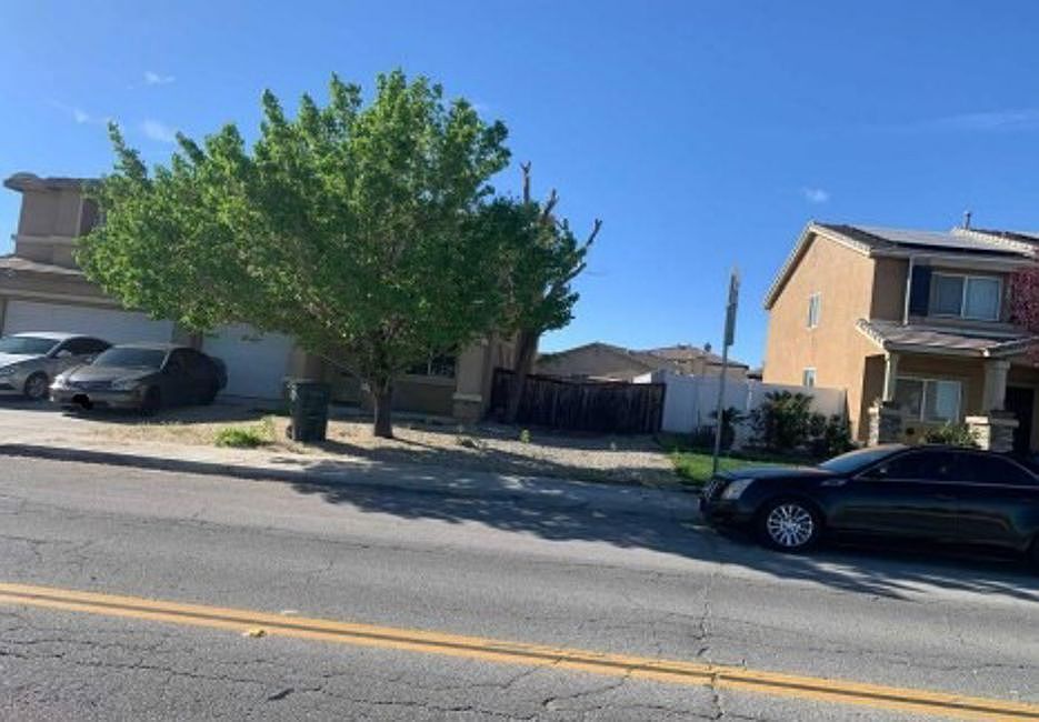2nd image of 12525 Dos Palmas Rd