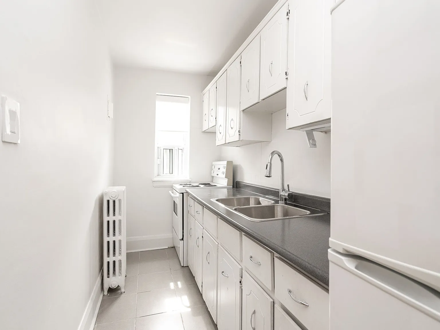 118 Roncesvalles Avenue — Photo 2