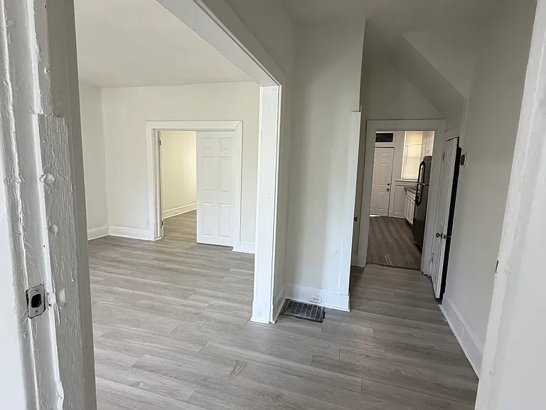 4018 Boarman Ave — Photo 2