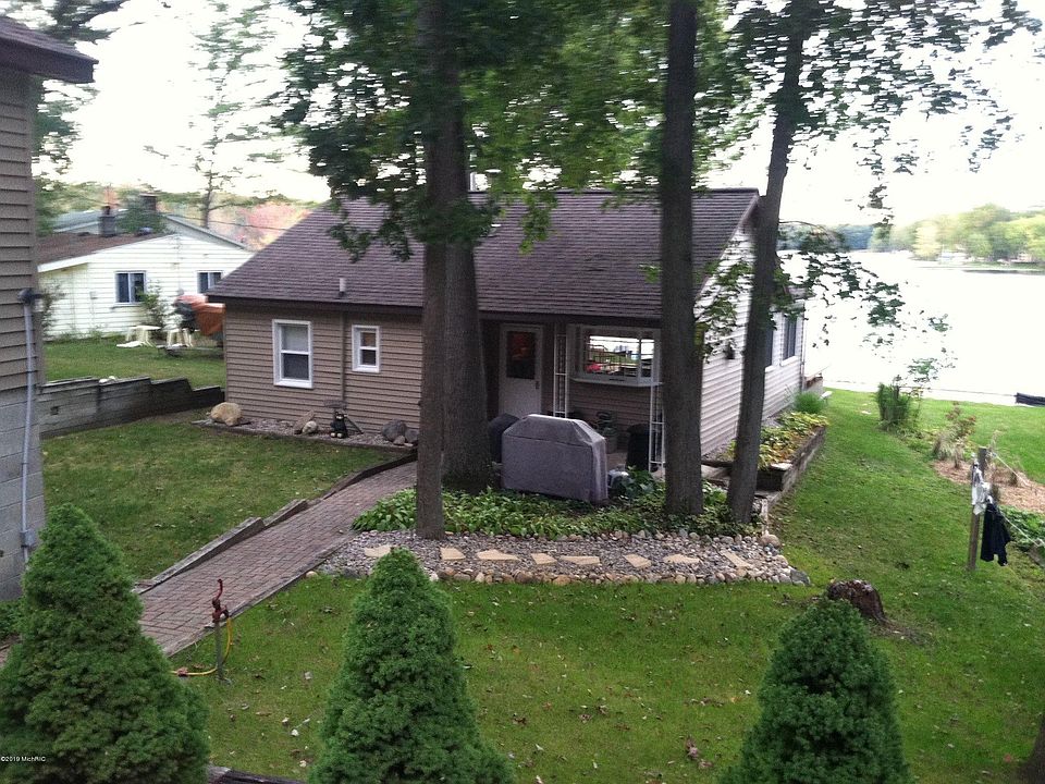1st image of 837 W Lincoln Ave