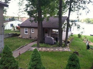 837 W Lincoln Ave, White Cloud, MI 49349