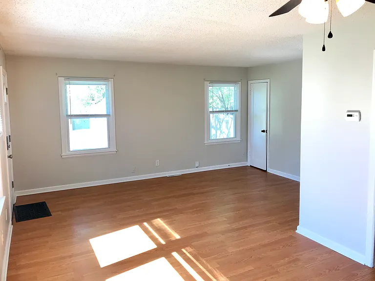 802 N Pinecrest Ave — Photo 3