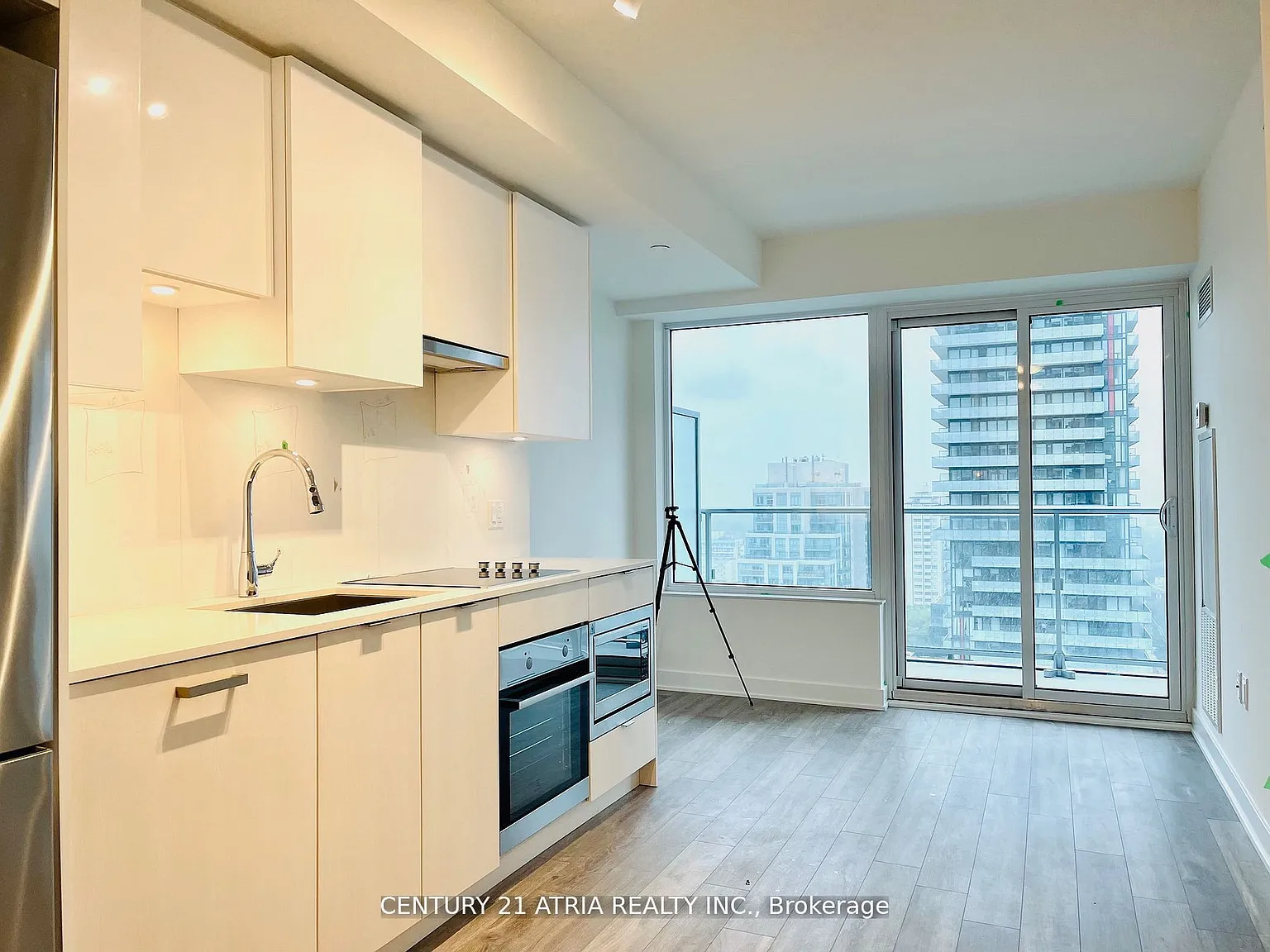 1 bed, $2,390 — Photo 3