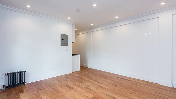 Rented by Nooklyn NYC LLC | media 26