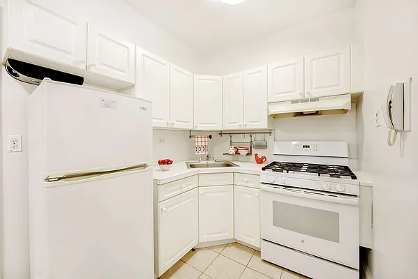 Sold by Elena F Picinich, LREB | media 4