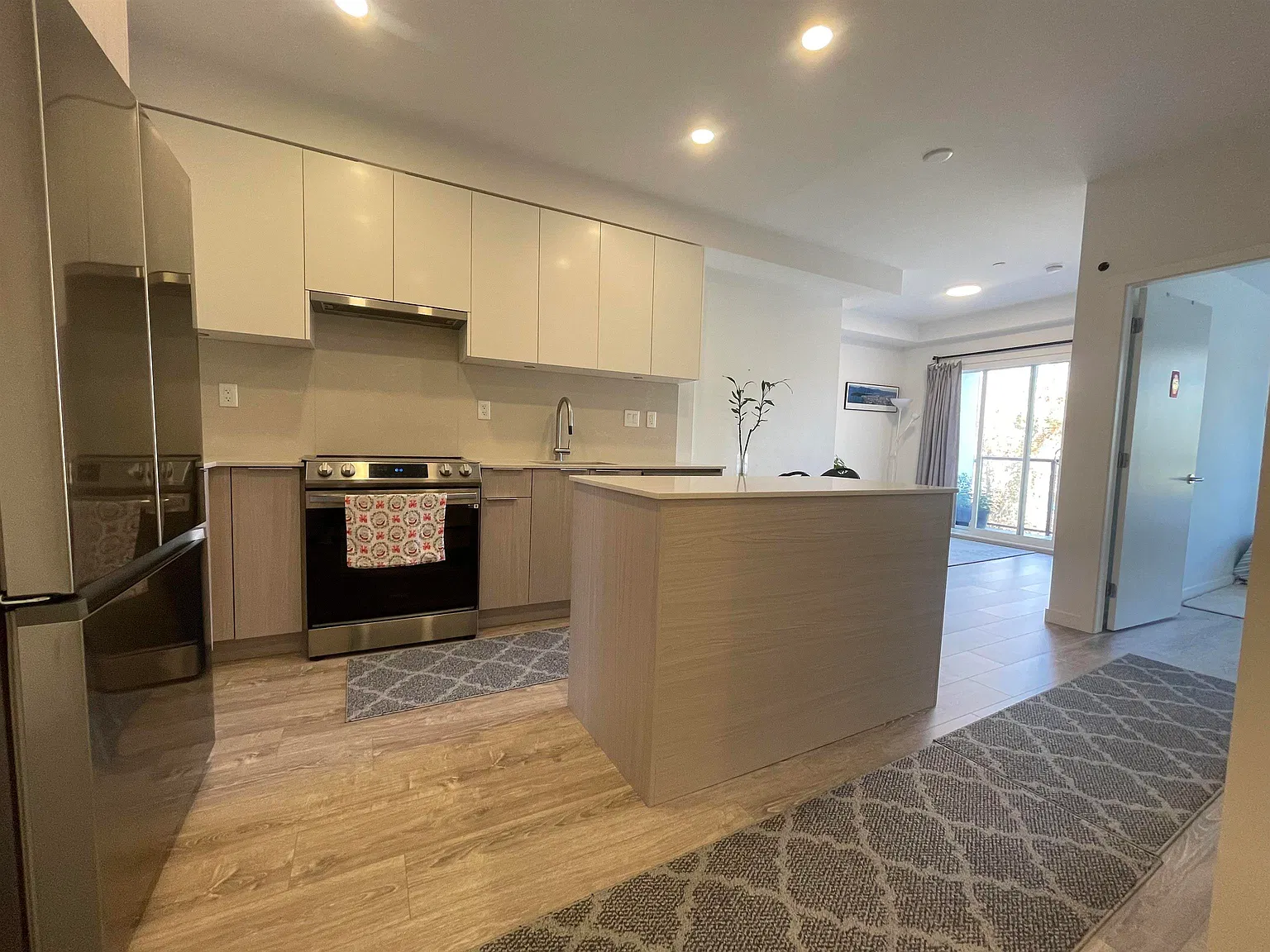 1 bed, 550 sqft, $1,700 — Photo 1