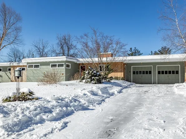 32 Skylark Ln, Lunenburg, MA 01462