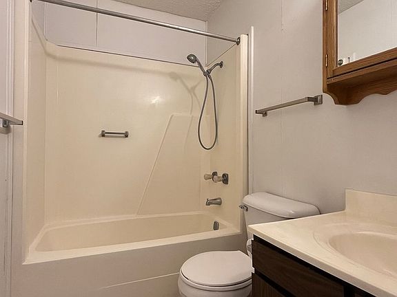 3rd image of 1101 N Thayer St APT 8