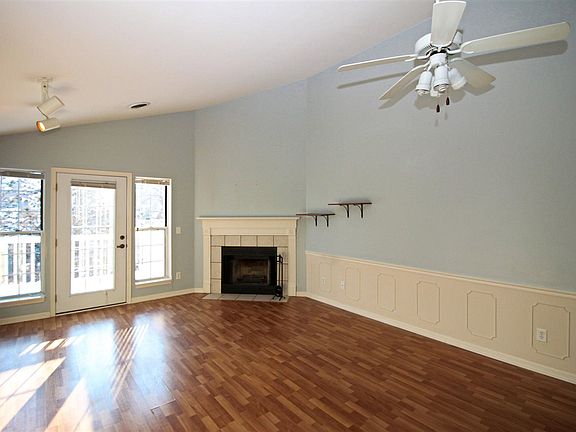 3rd image of 801 Harbor House Dr Unit 7