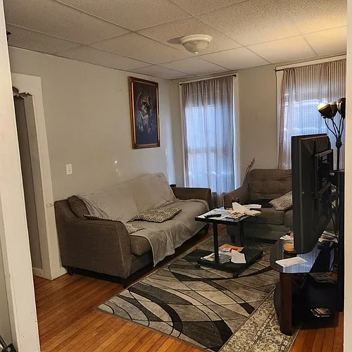 213 Lincoln St #1R Photo 1