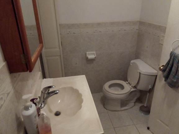 5th image of 123 S Hillside Ave