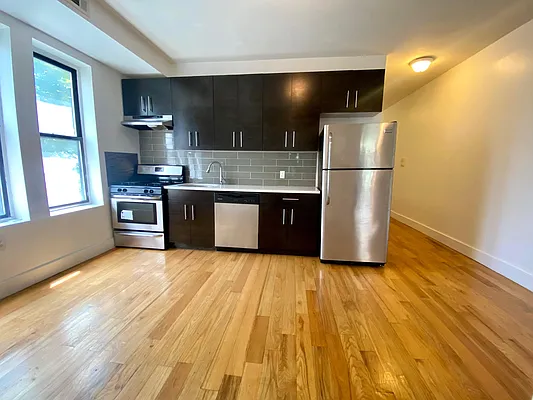Rented by Lang Realty LLC | media 7