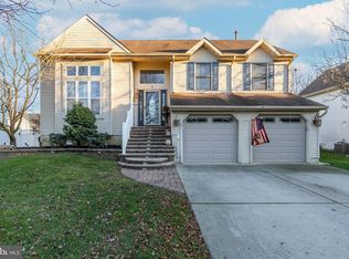 5 Phoenix Rd, Marlton, NJ 08053