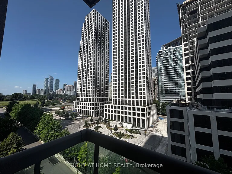 3504 Hurontario St #907 — Photo 4