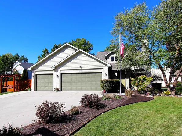 11202 Saint Ives Dr, Fort Wayne, IN 46818