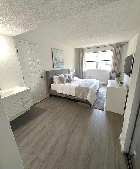 1516 SE Royal Green Cir #202 — Photo 6
