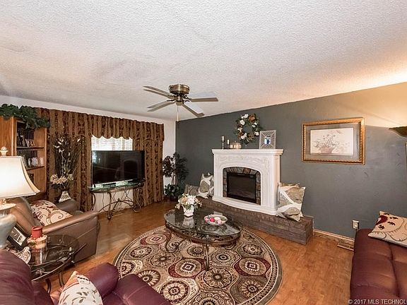 4th image of 26650 E Joy Ave