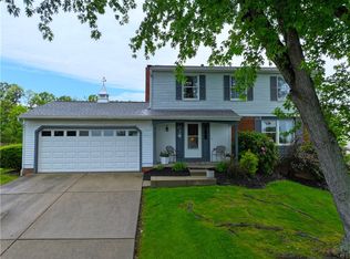 26 Robin Dr, Washington, PA 15301