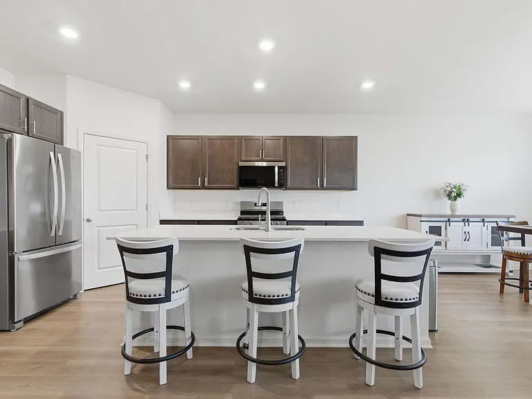 10617 Whitney Pl — Photo 3