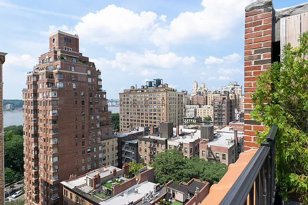 Rented by Douglas Elliman | media 23