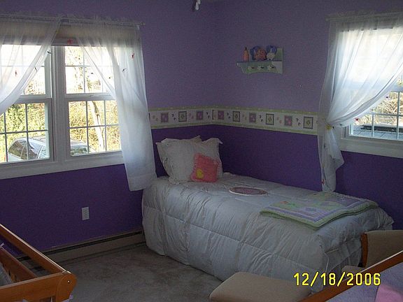 Uspstairs Bedroom 