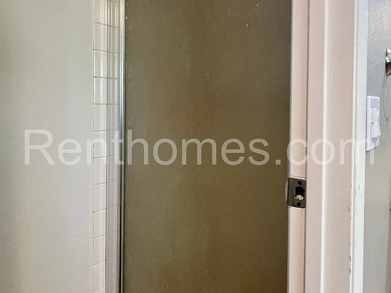 1426 Kingston Dr — Photo 16