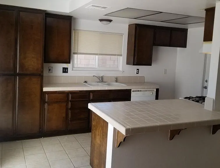 4425 Bartel Dr — Photo 2