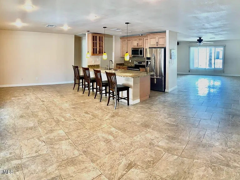 15611 N 57th Ln — Photo 3