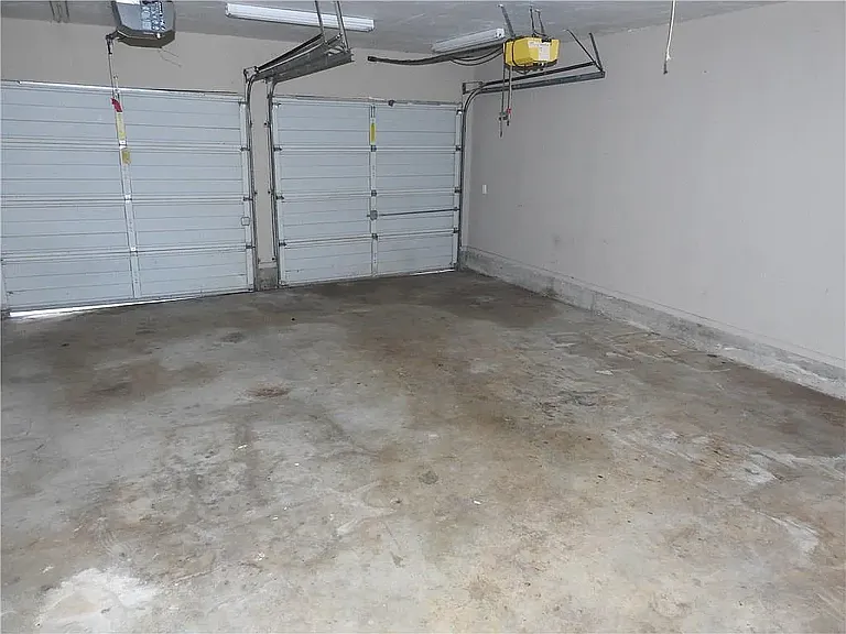 728 Garden Grv — Photo 3