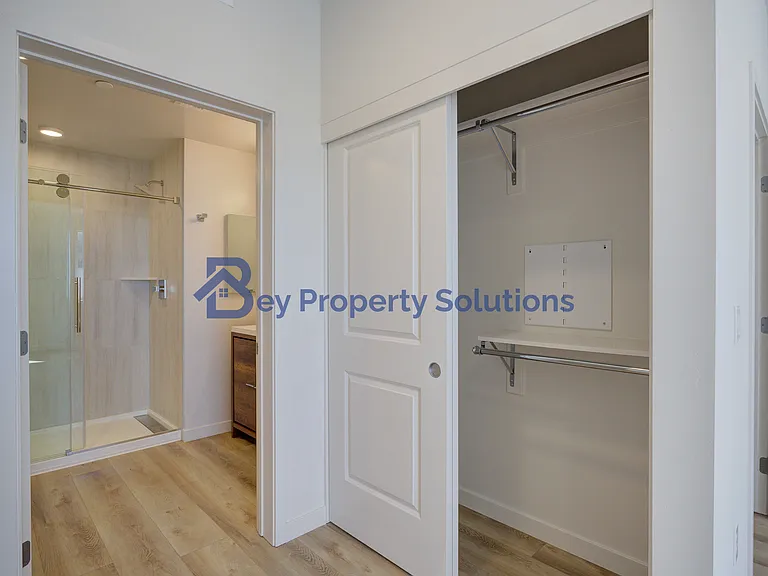 2475 Victoria Ave #304 — Photo 11