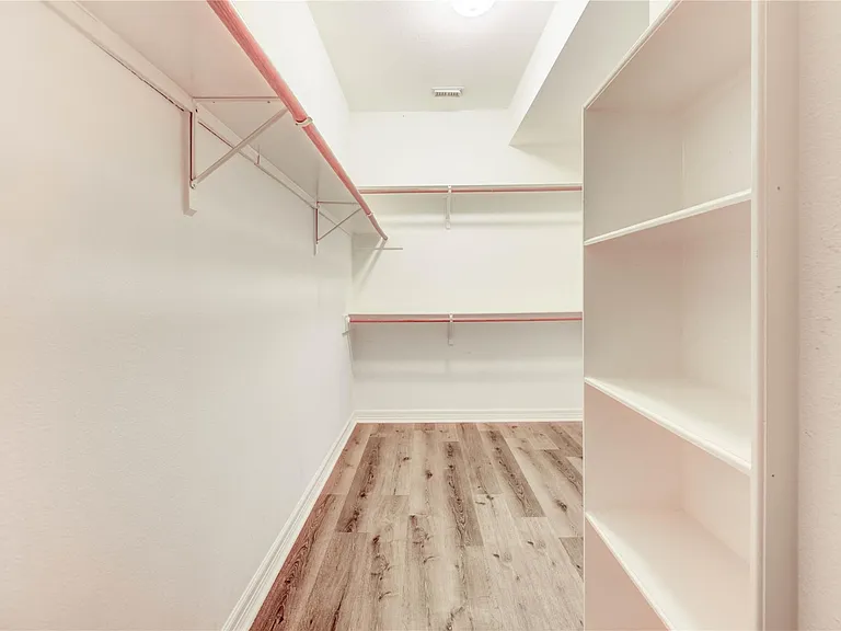 8803 Memorial Creek Dr — Photo 41