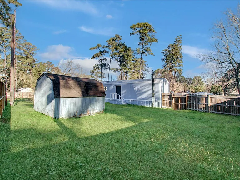 13419 Commander Cir — Photo 21