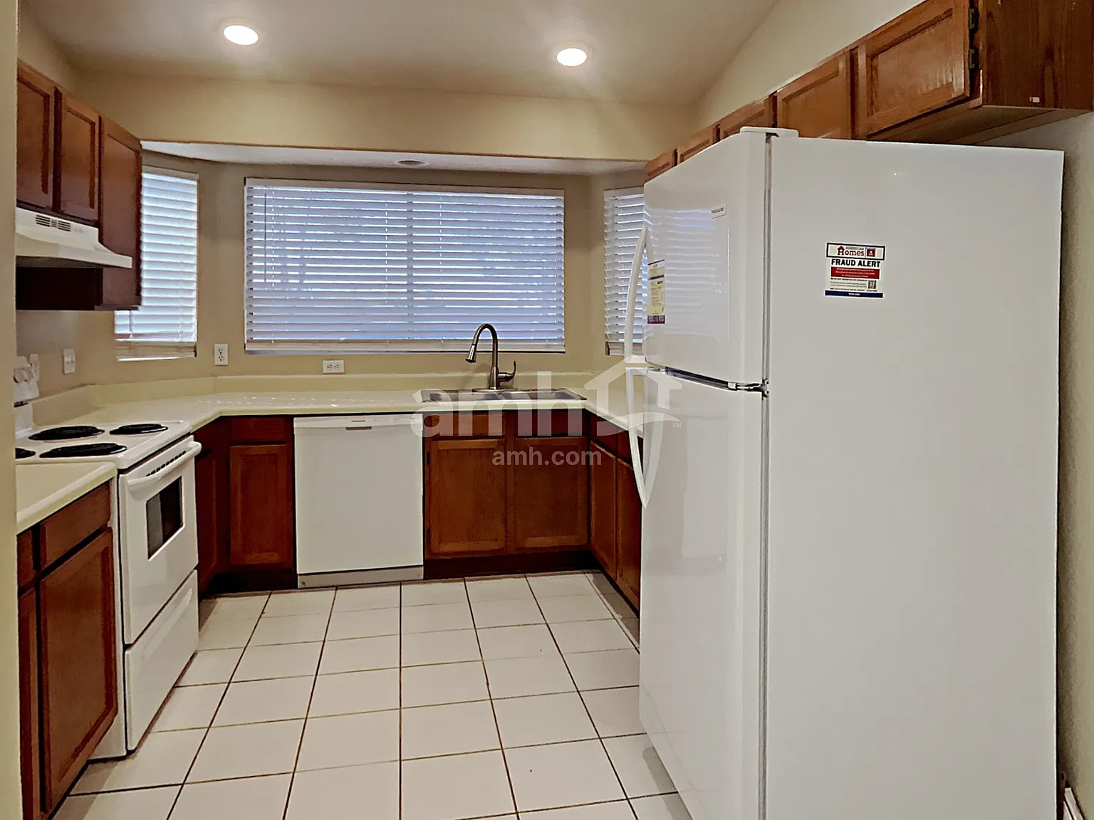 3 bed, 2.0 bath, 1198 sqft, $1,865 — Photo 3