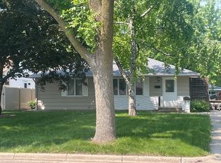 324 S Oak St, Waconia, MN 55387